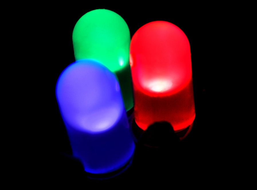 Barvne LED-sijalke