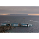 0116_ship-on-side.jpg<>Nasedla ladja.